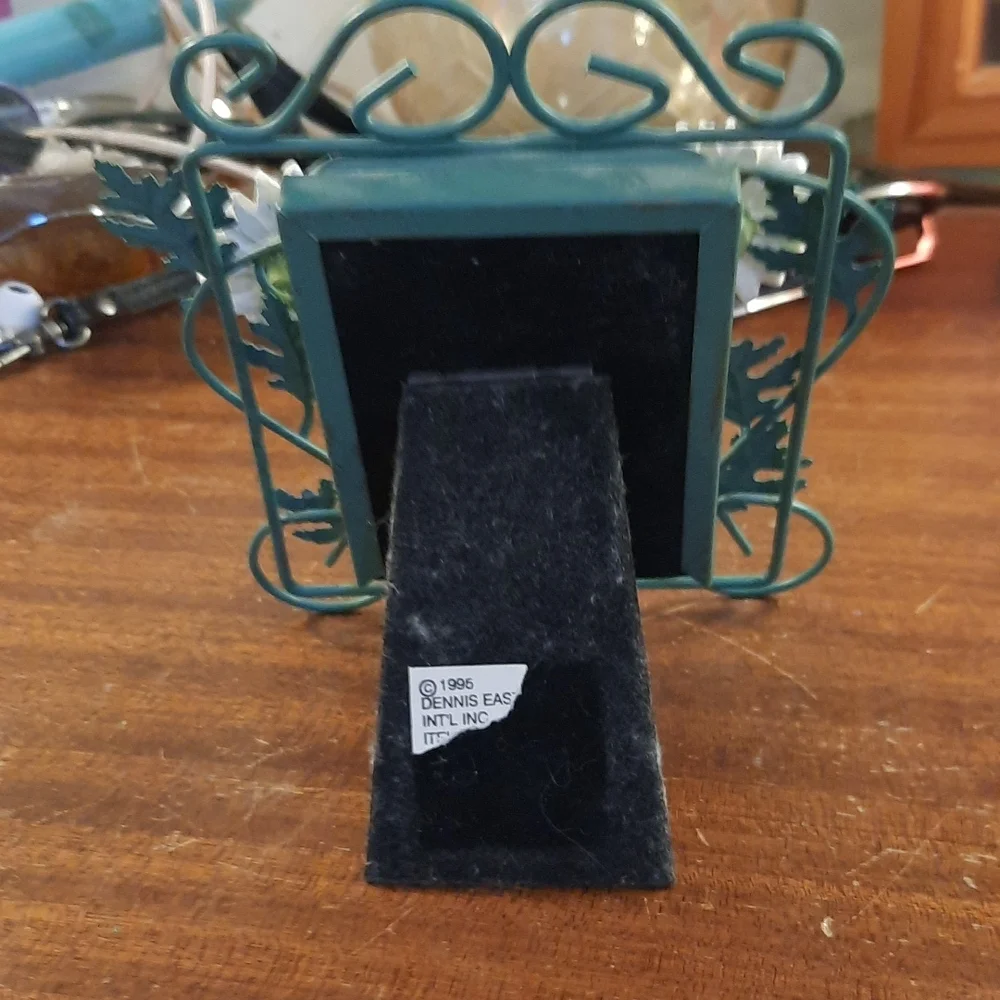 1996 Dennis East Daisy and greenery small picture frame